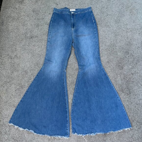 WE THE FREE JUST FLOAT ON ELEPHANT EAR BELL BOTTOM EXTREME FLARE BLUE JEANS - 31 - Picture 2 of 15